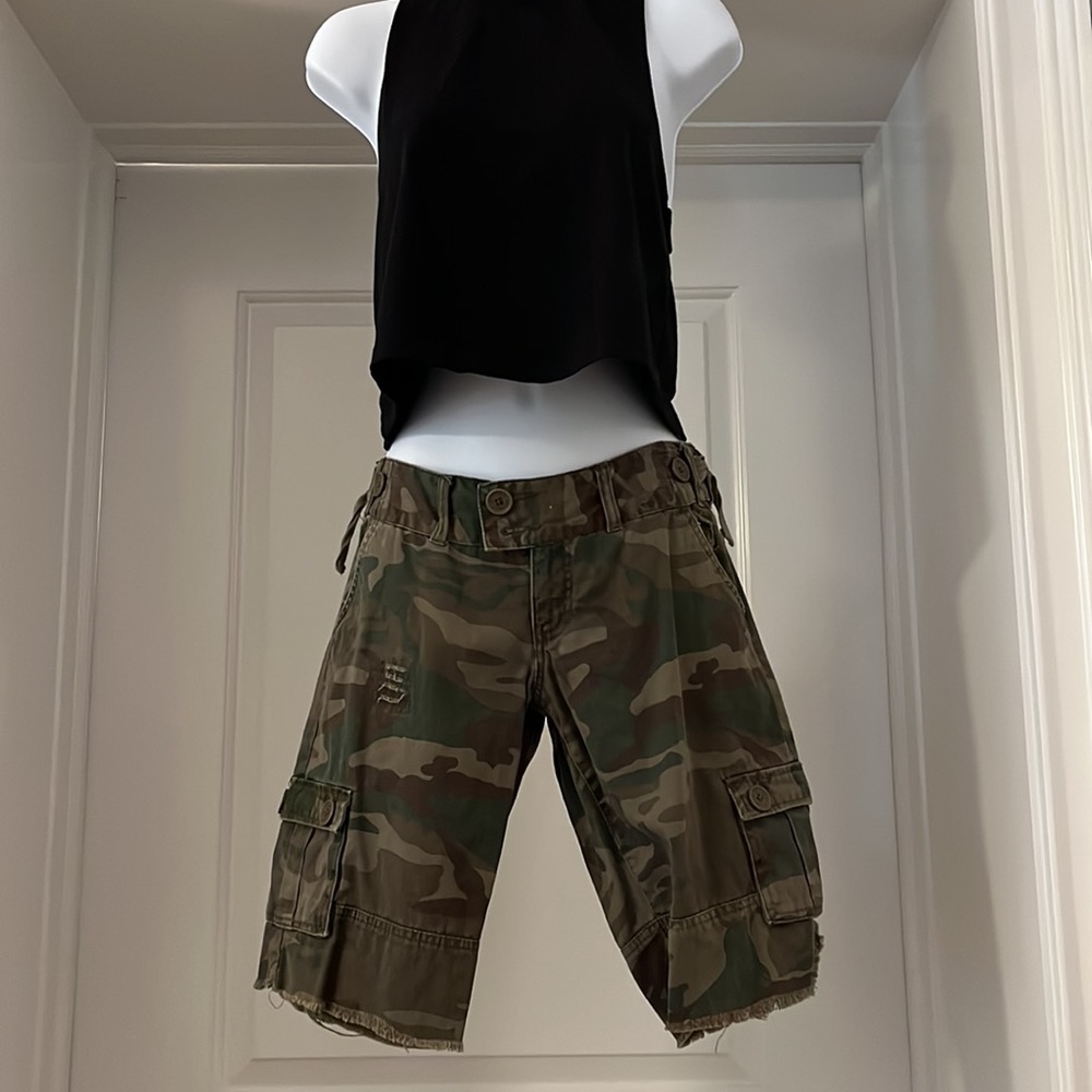 Billabong knee length camo cargo shorts size 5 - Picture 4 of 5